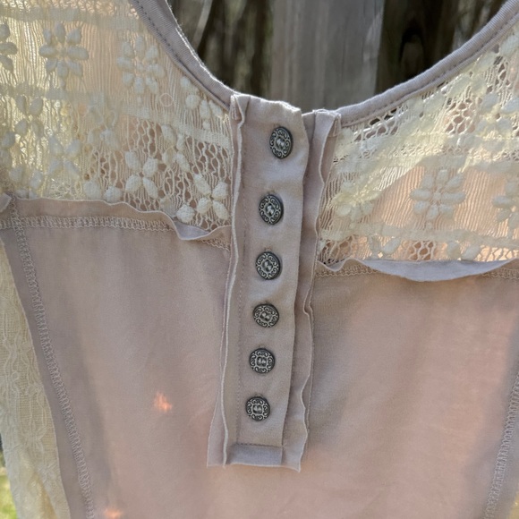 POL Lace-Trim Bodysuit in Light Blush - Picture 4 of 8